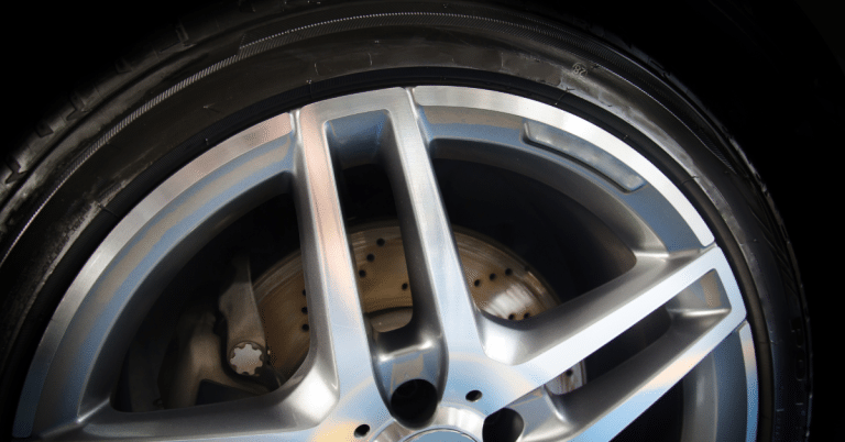 How Do Alloy Wheel Repairs Contribute to Road Safety?